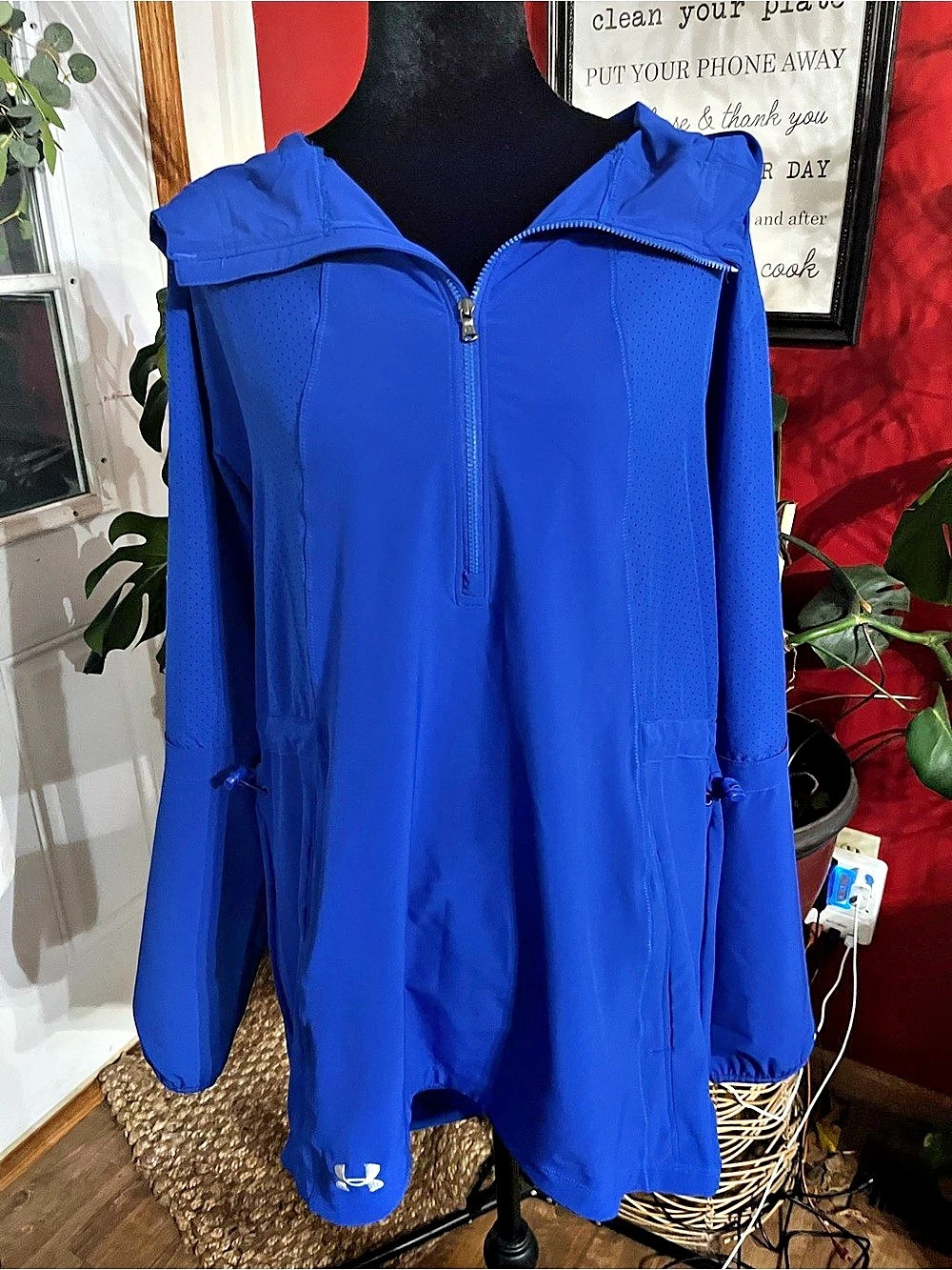 Under Armour Women's Royal Blue Half-Zip Lightweight Hooded Activewear Pullover